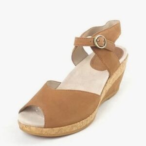 Dansko Charlotte Camel Tan Nubuck Suede Leather Boho Buckle Wedge Sandals 42